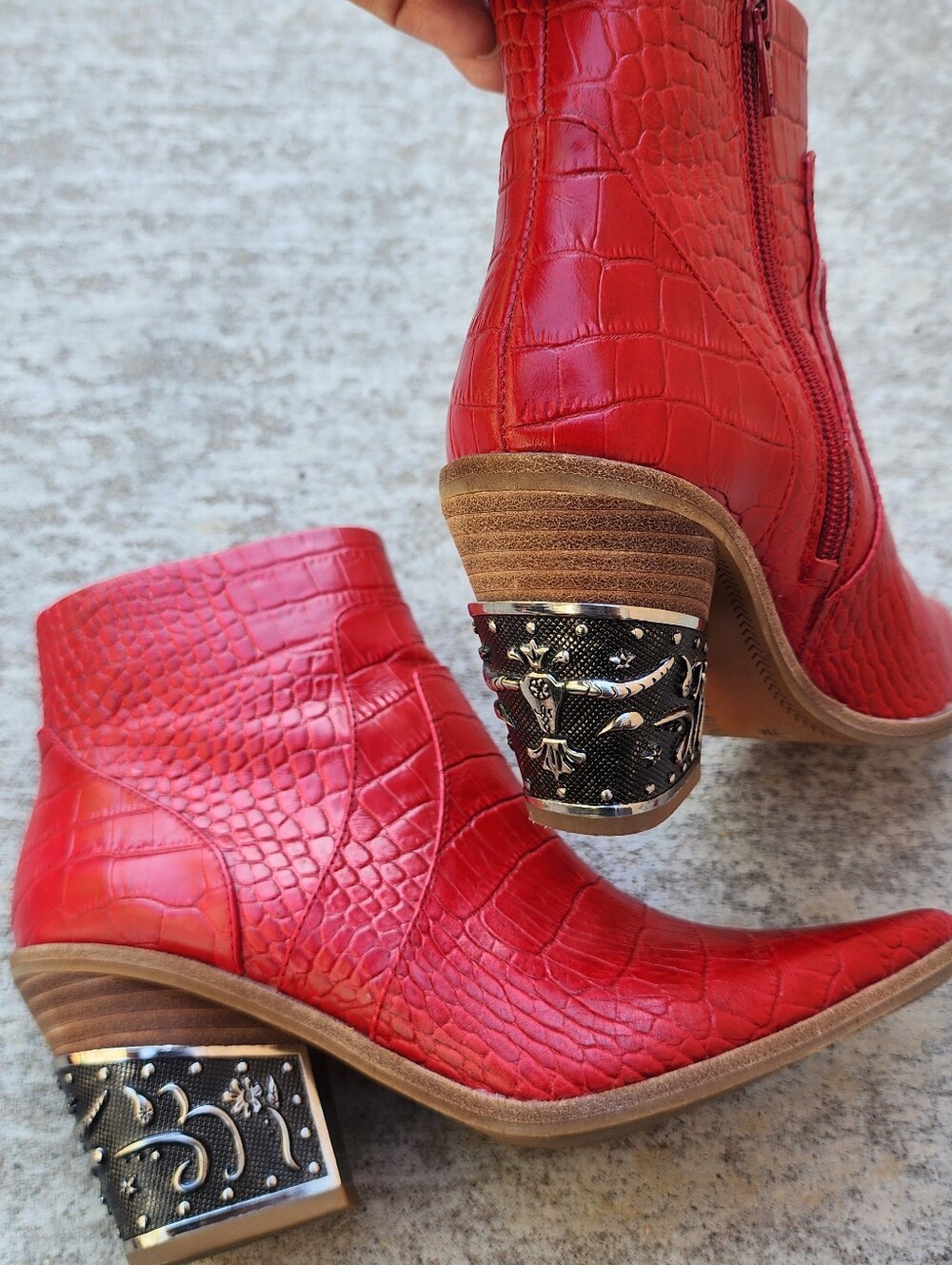 Gianni Bini Eviee Croc Embossed Red Leather Western Ankle Heel Detail Booties, 7